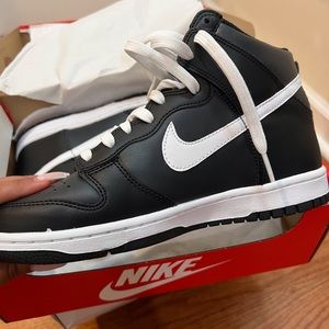 Nike Dunk High black and white